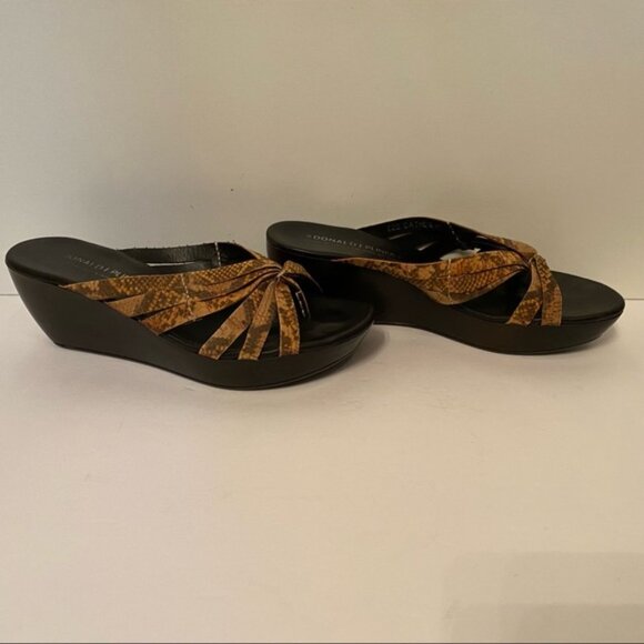 DONALD J. PLINER BROWN LEATHER WEDGE THONG SANDAL SHOES STRAPS - Picture 12 of 14